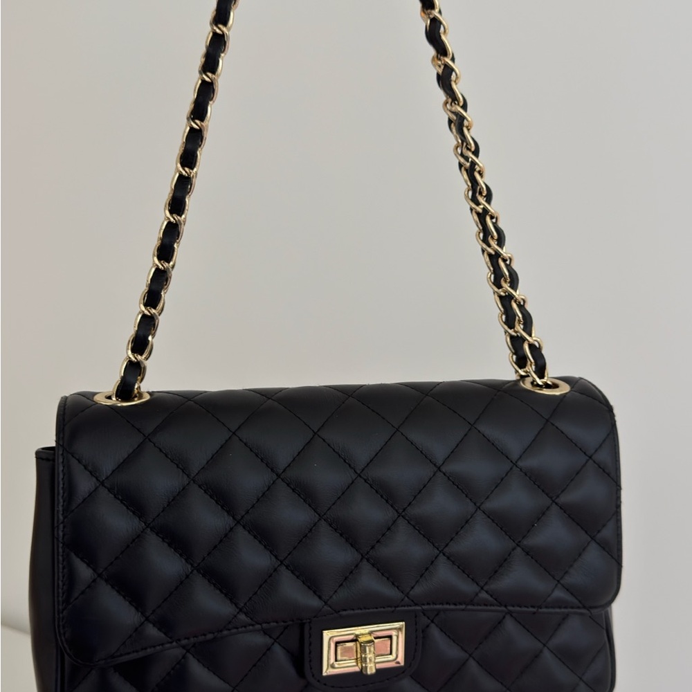 Elegant Black Shoulder Bag